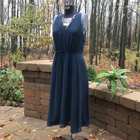 Ann Taylor Factory Dresses & Skirts - Ann Taylor Factory NWT Dressy, Classy Sz 4 Dress